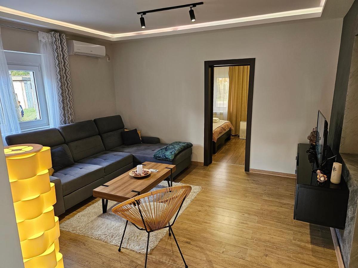 Aerovista Apartment Surčin Dış mekan fotoğraf